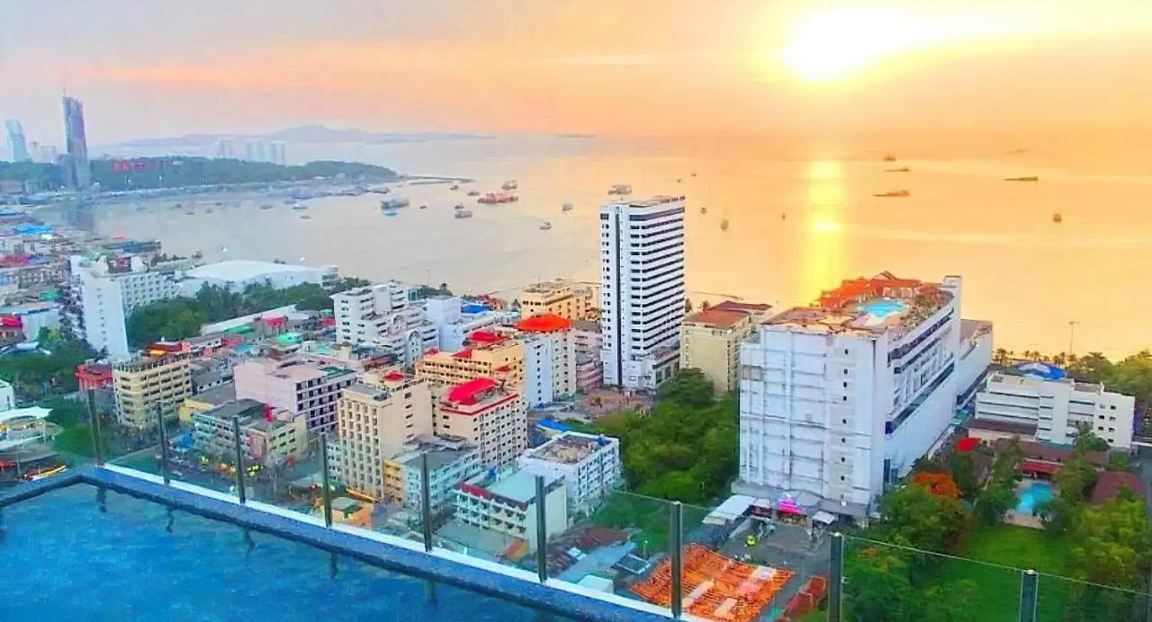 2 Bed Room, Large Living Room @ Central Pattaya Extérieur photo