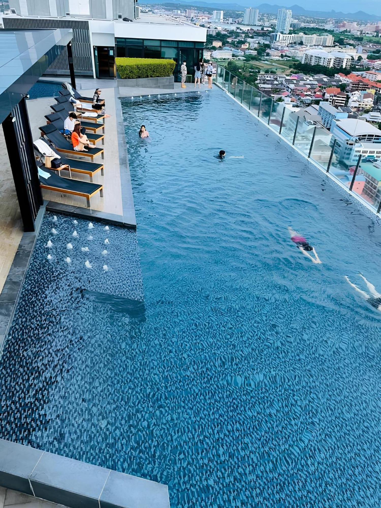 2 Bed Room, Large Living Room @ Central Pattaya Extérieur photo